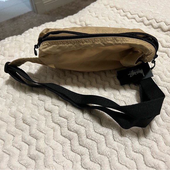 Stussy Men’s waist/sling bag - Picture 3 of 7